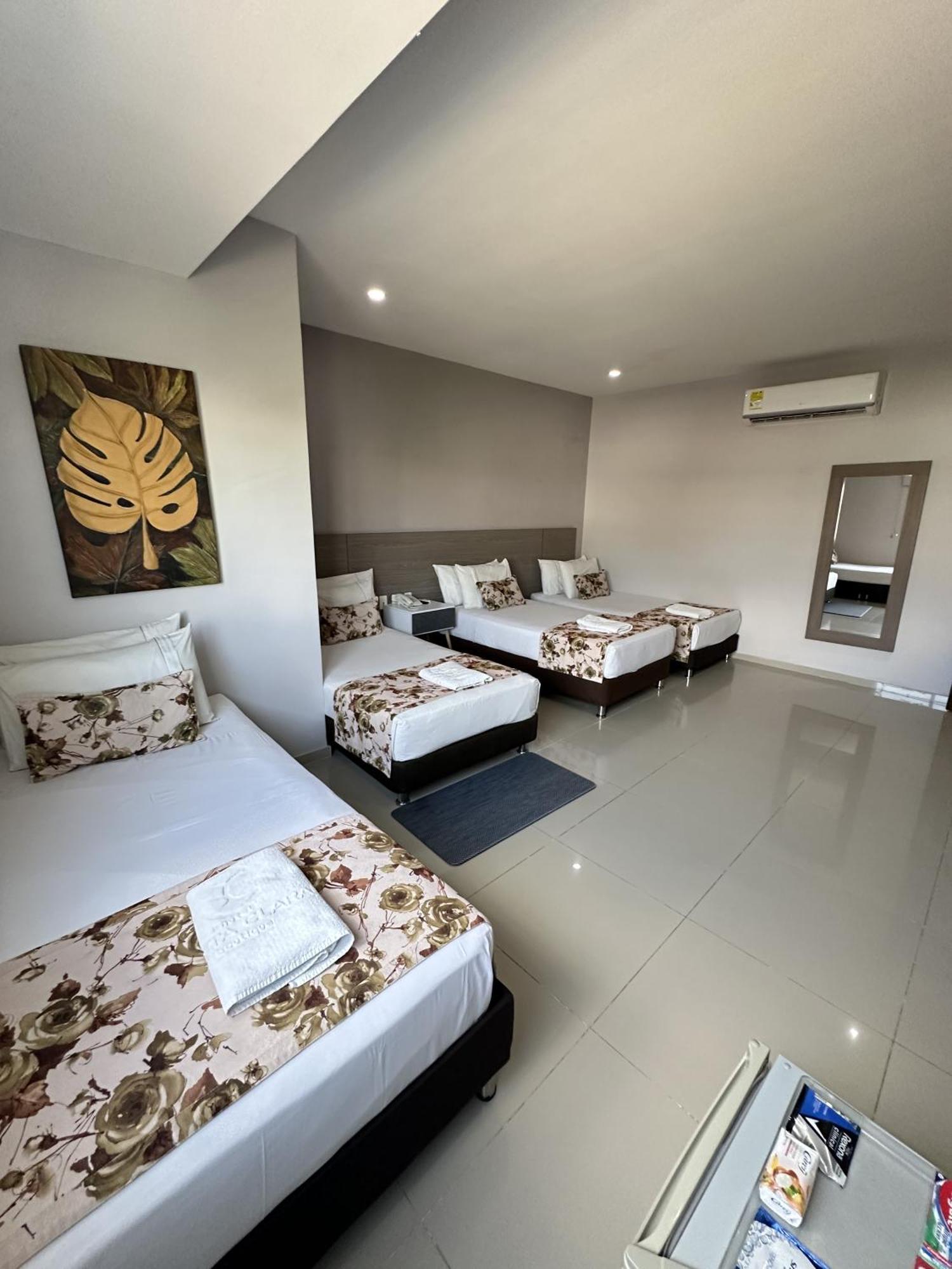 Hotel Santa Clara Boutique มอนเตริอา ภายนอก รูปภาพ